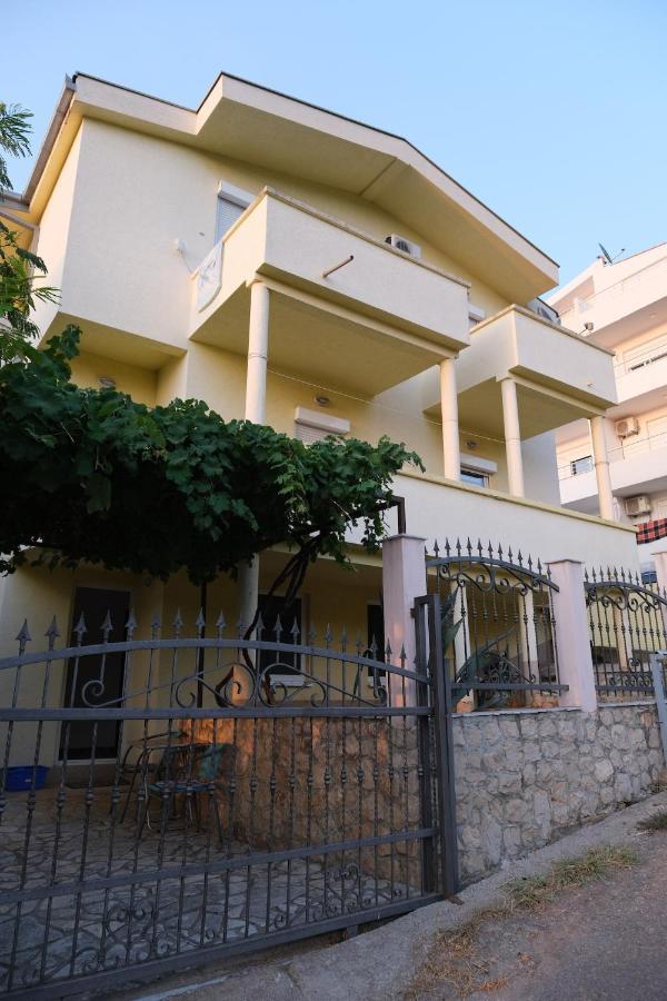 Apartments Jasmina Utjeha-Bušat Eksteriør billede